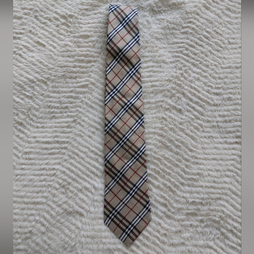 Burberry Silk Tie Handmade in England - Picture 5 of 5